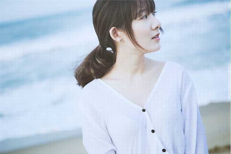 优质清纯白衫美女海边迷人相册