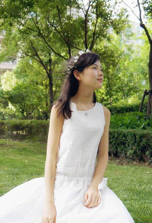 精选清纯女孩户外唯美大片图册