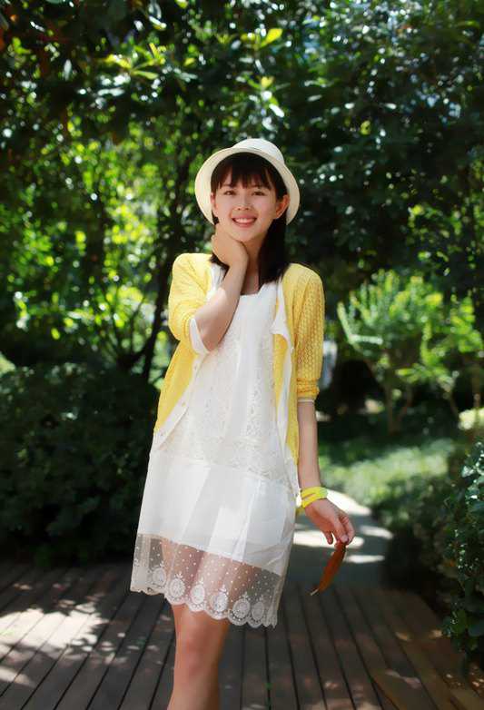 精选清纯女孩户外唯美大片图册