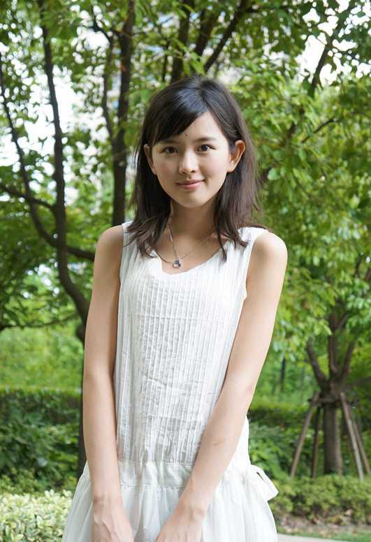 精选清纯女孩户外唯美大片图册