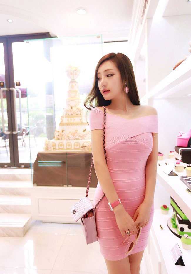 最新街拍靓丽时尚清纯美女高清壁纸