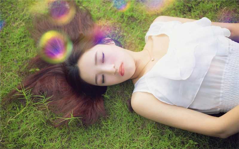 最新夏日清纯美女户外美照壁纸