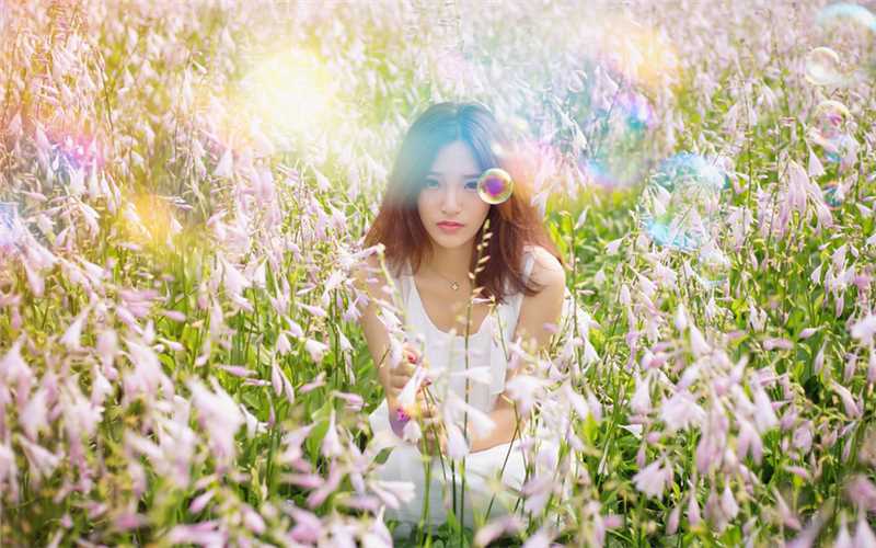 最新夏日清纯美女户外美照壁纸