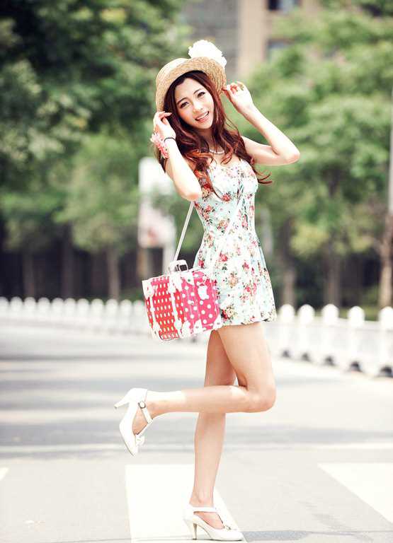 高清夏日清纯美女街拍大片图集