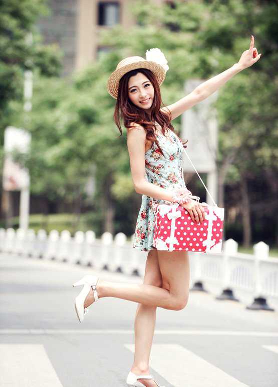 高清夏日清纯美女街拍大片图集