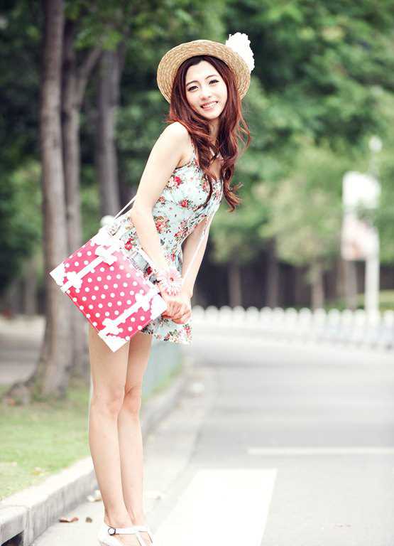 高清夏日清纯美女街拍大片图集