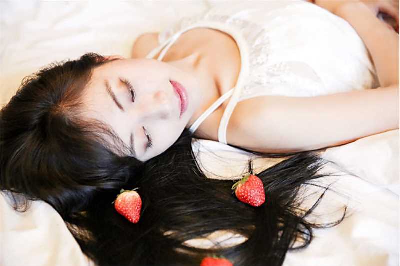 最新清纯美女语希范私房大片壁纸