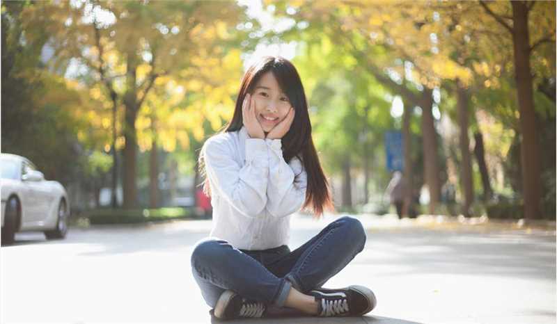 最新清纯美女操场唯美图集