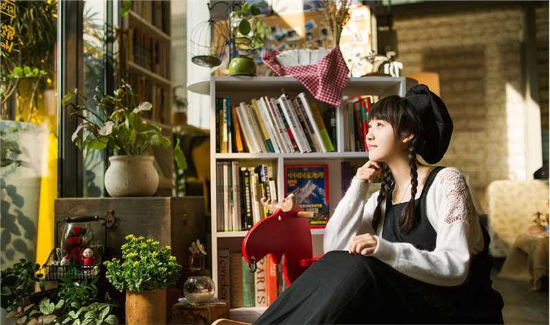 特别专辑清纯可爱少女室内大片