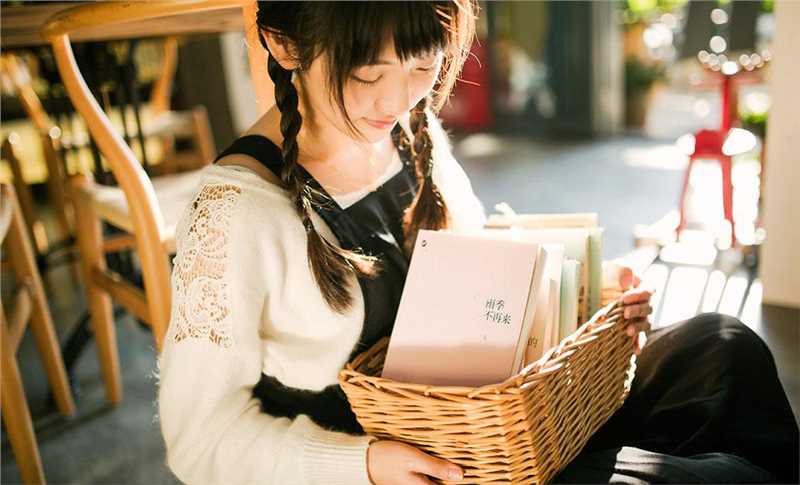 特别专辑清纯可爱少女室内大片