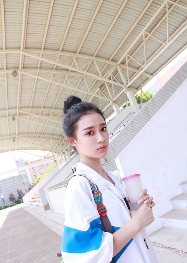 最全宅男女神孙佳雨操场清纯大图壁纸