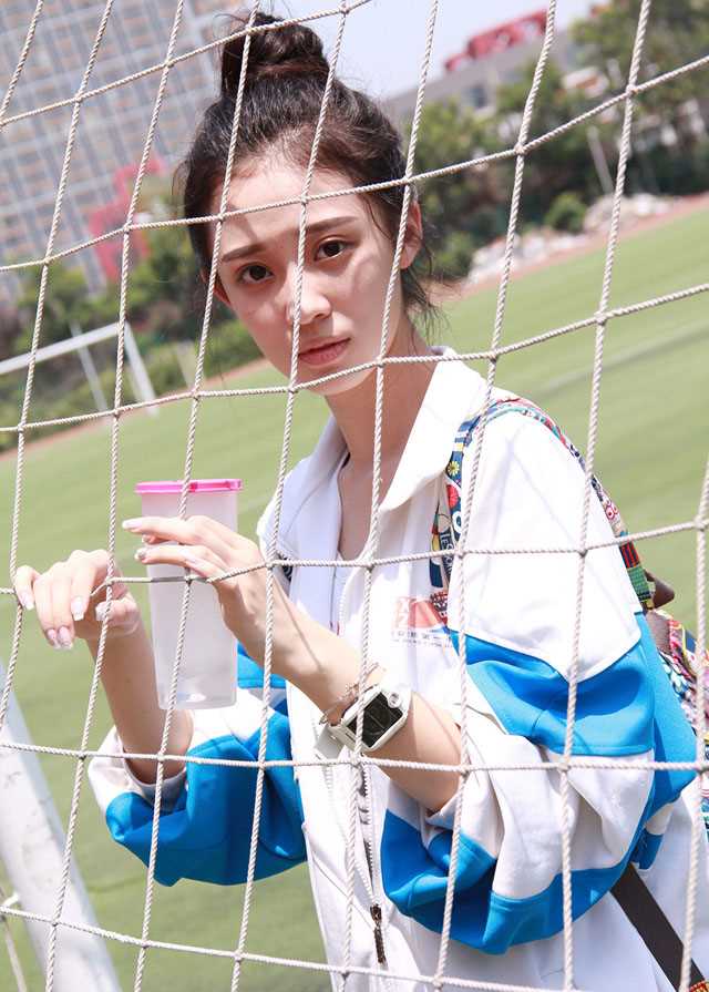 最全宅男女神孙佳雨操场清纯大图壁纸