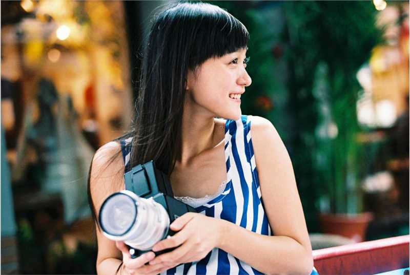 高清清纯美女何泓姗户外迷人图集