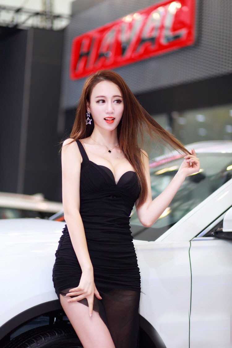 特别专辑半露波涛车模美女娇美性感胸大腿长大胆记清图片