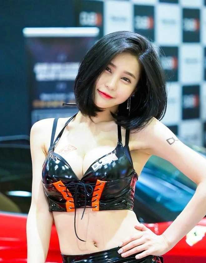 最全韩国气质短发车模美女内衣性感细腰大长腿壁纸