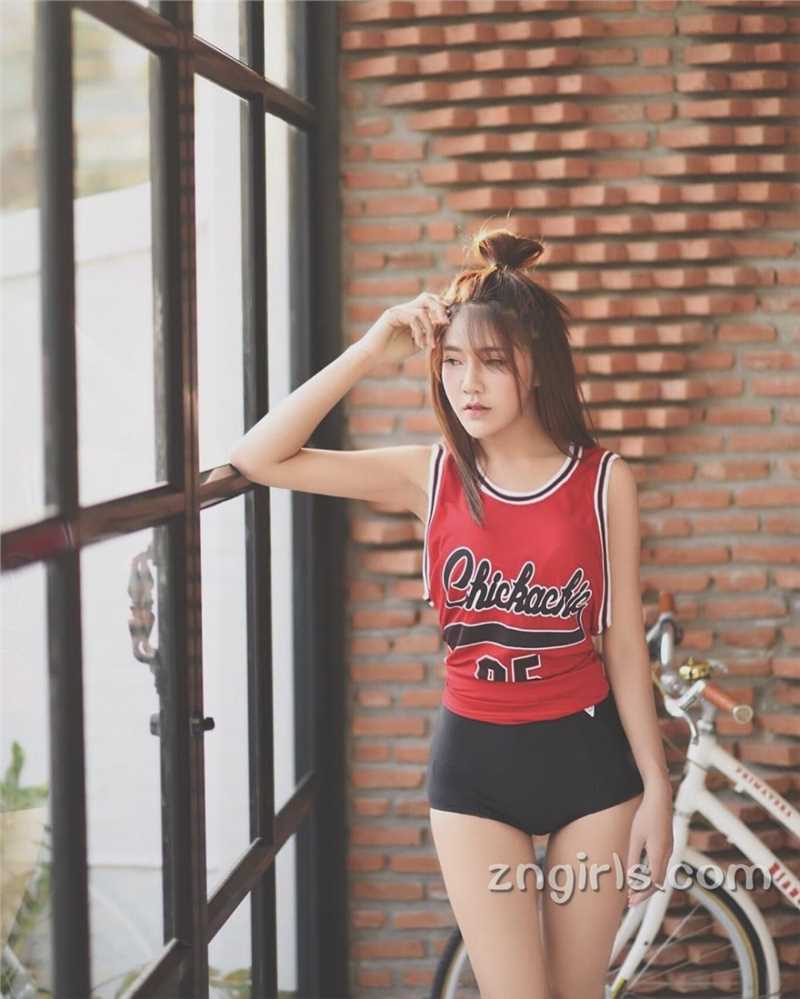 高清美女车模Numnim,Jang私房诱惑图集