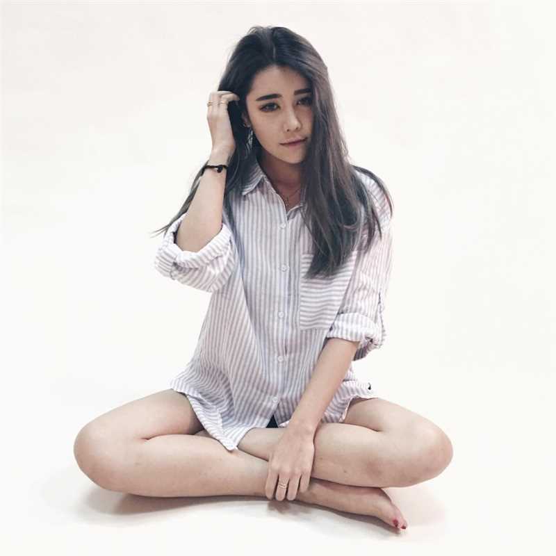 优质新加坡车模Aylna泳衣私房照秀美好身材相册