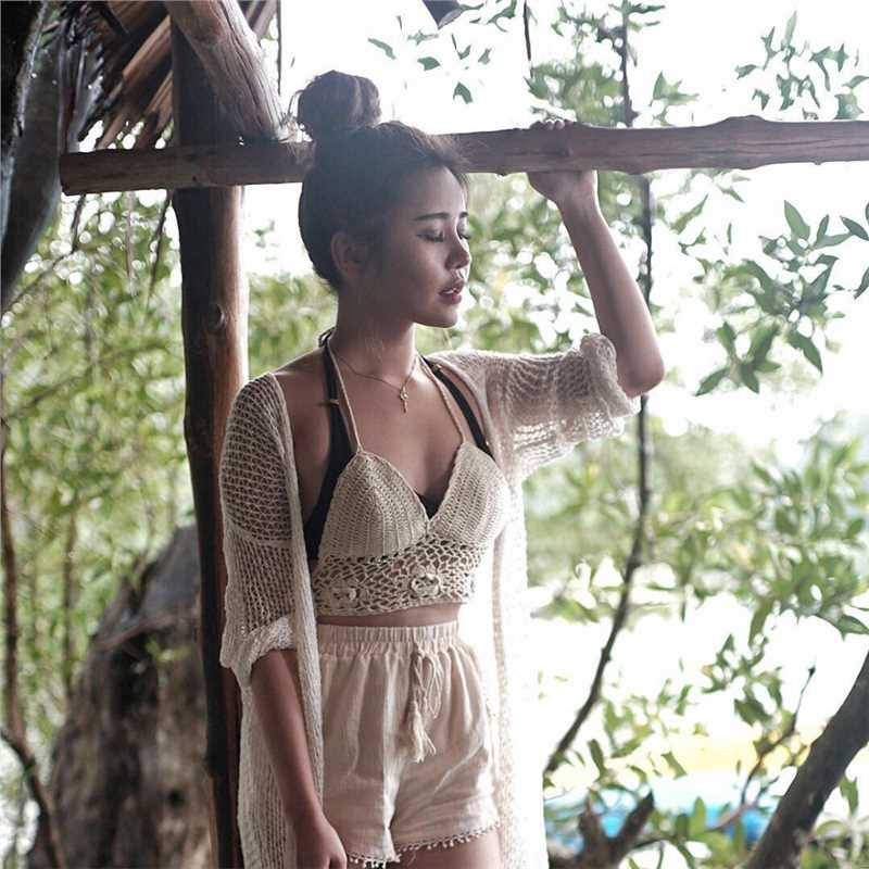 优质新加坡车模Aylna泳衣私房照秀美好身材相册