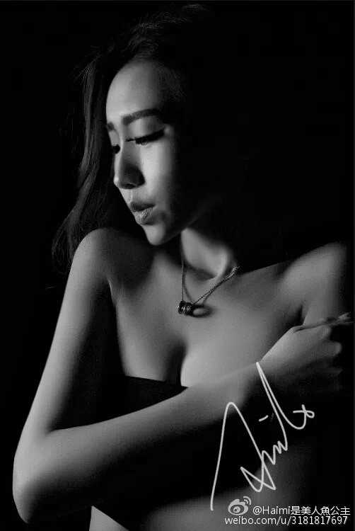 优质美女车模Haimi微博私房照妩媚迷人相册