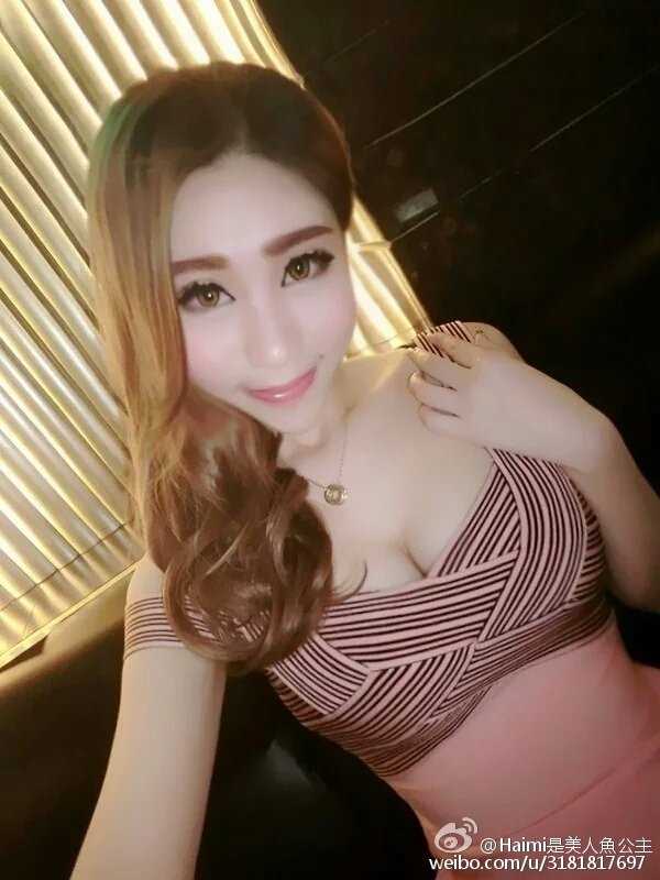 优质美女车模Haimi微博私房照妩媚迷人相册