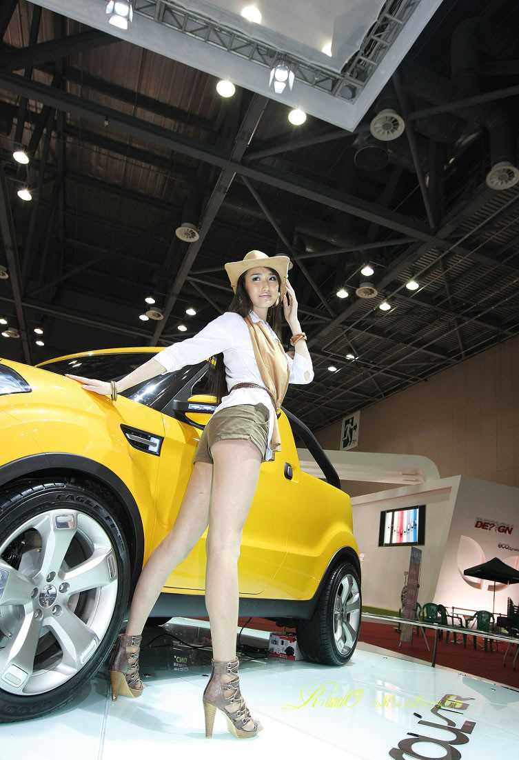 高清韩国美女车模图片长腿迷人图集
