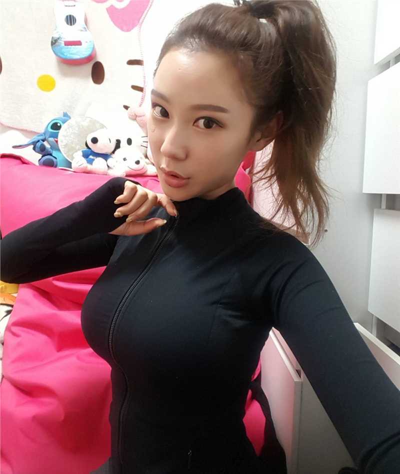 最全韩国车模美女金泰熙图片大全壁纸