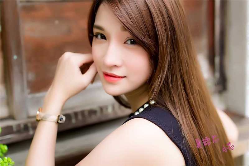 最全长腿大胸车模小芯甜美亮眼图片壁纸