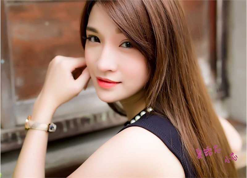 最全长腿大胸车模小芯甜美亮眼图片壁纸