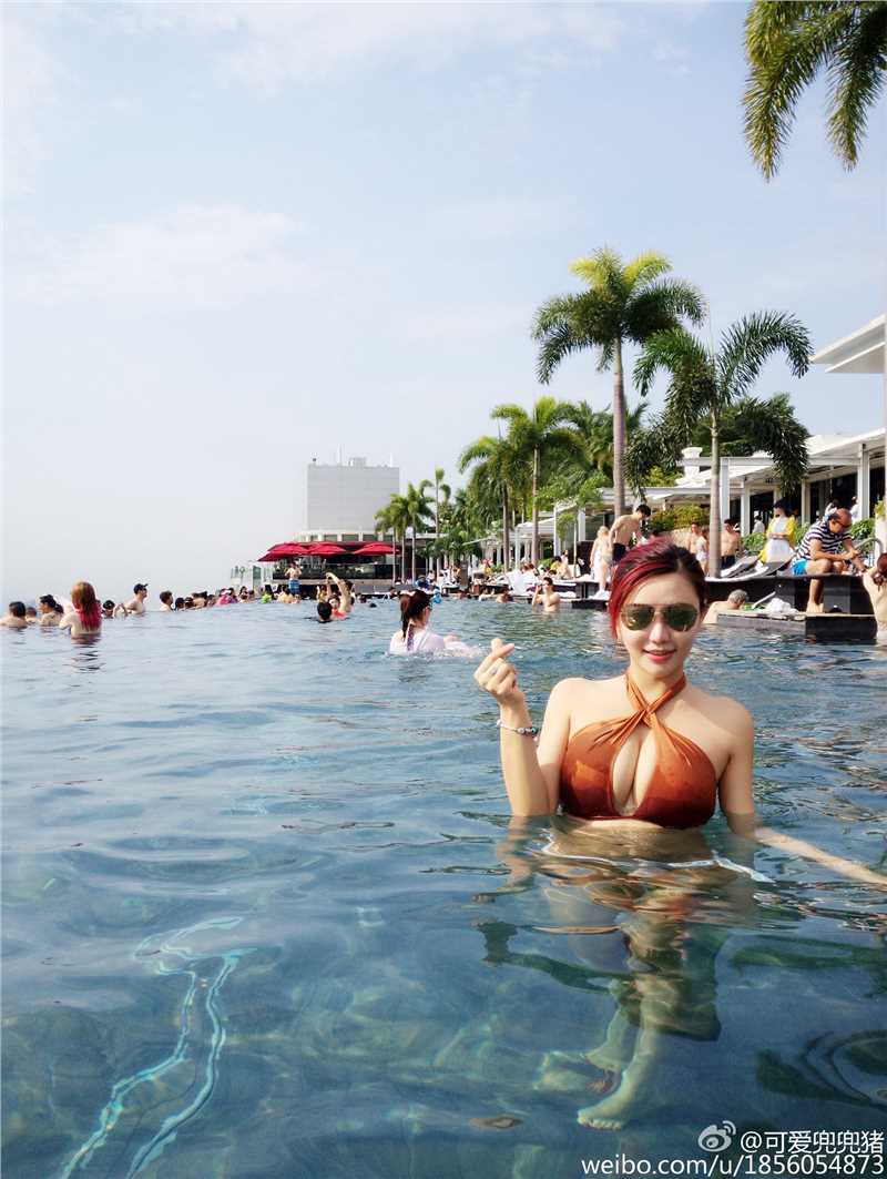 最新性感车模美女可爱兜兜猪私拍图片大全图集