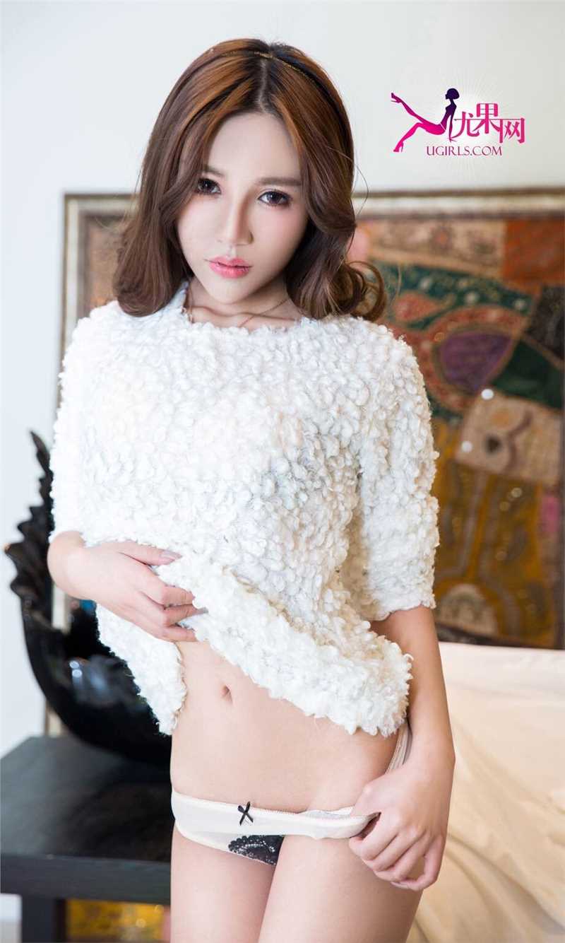 精选爱尤物国内知名车模李娅萦性感内衣私房照图册