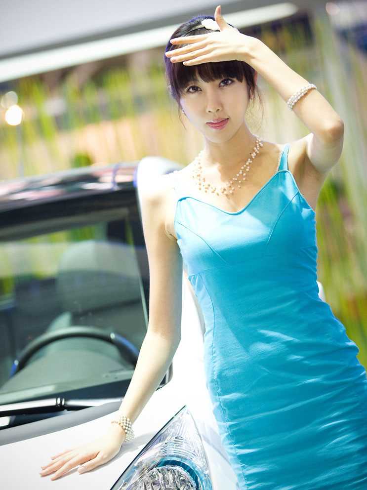 精选韩国美女车模崔星儿车展图片图册