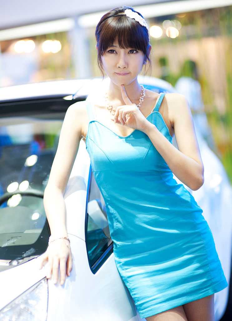 精选韩国美女车模崔星儿车展图片图册