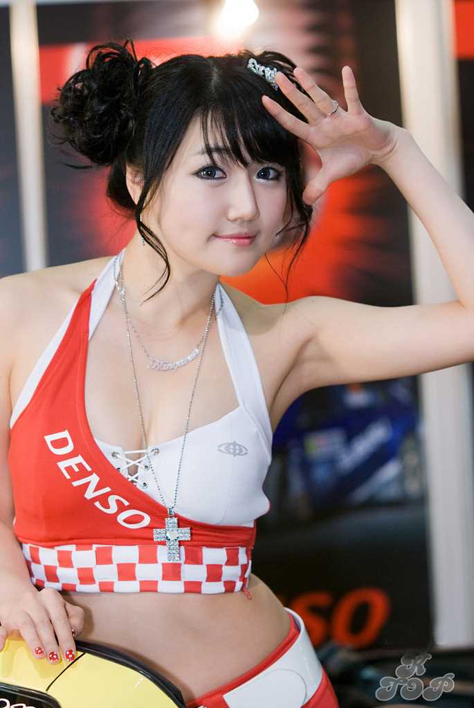 最新韩国车展上的性感可爱嫩模卖萌图集