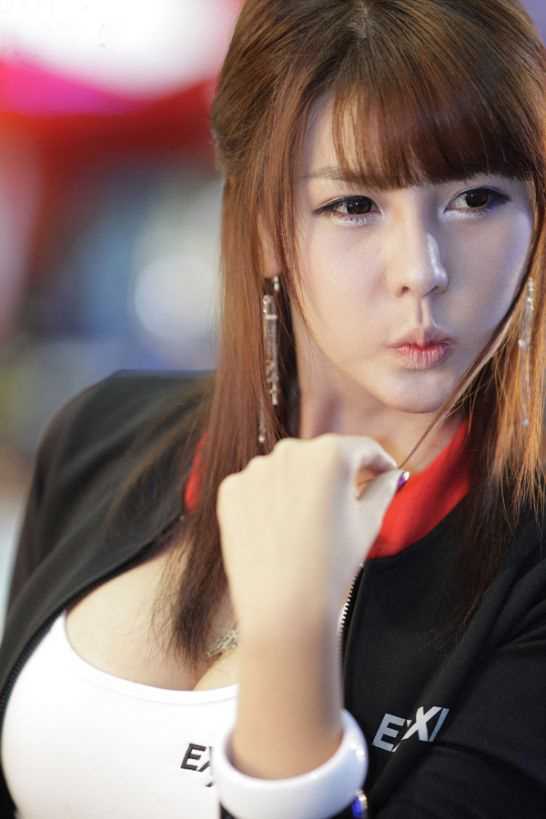 高清韩国嫩模黄美姬车展性感甜美图集