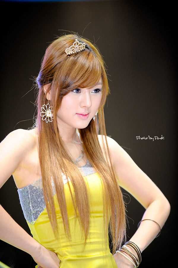 高清韩国顶级车模黄美姬展台性感图集