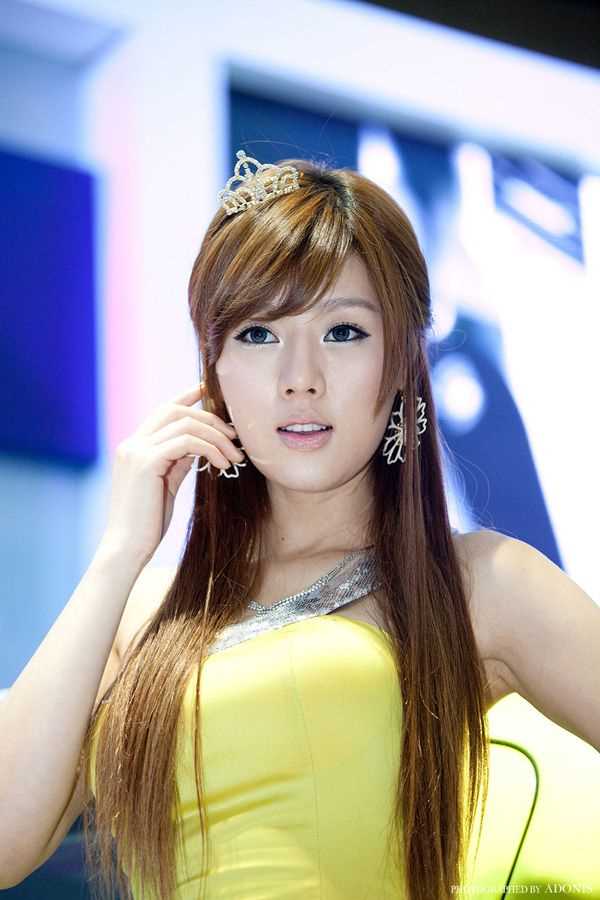 高清韩国顶级车模黄美姬展台性感图集