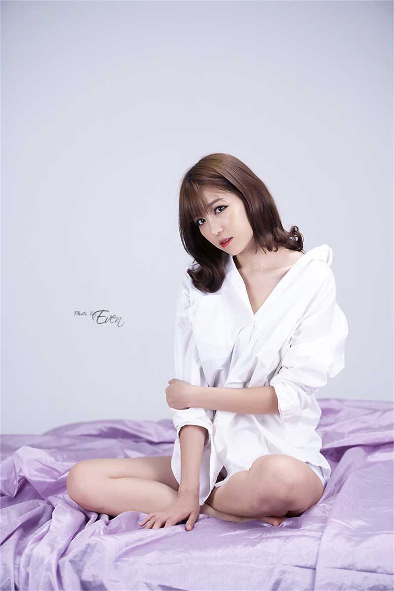 高清韩国车模李恩慧私房可爱卖萌写照图册