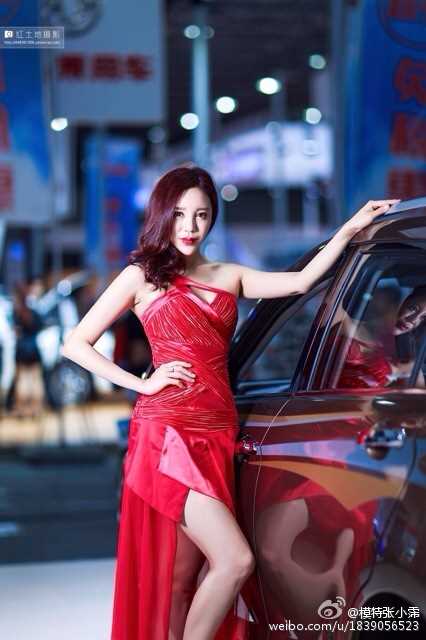 优质气质美女车模张小霈车展秀大长腿相册