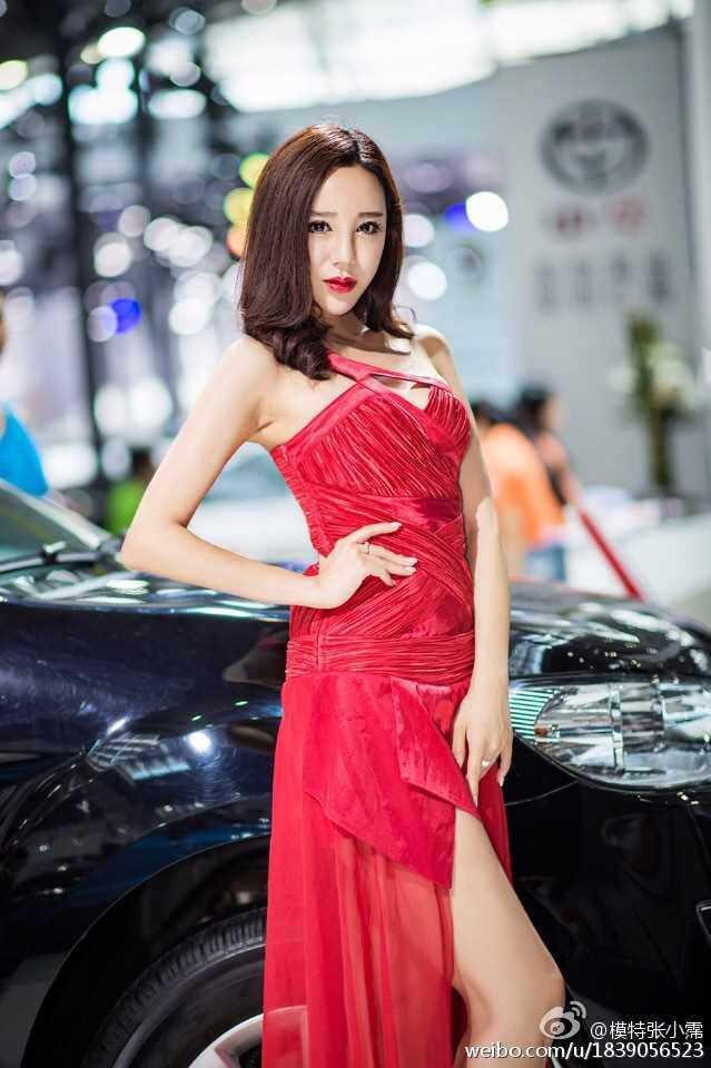 优质气质美女车模张小霈车展秀大长腿相册