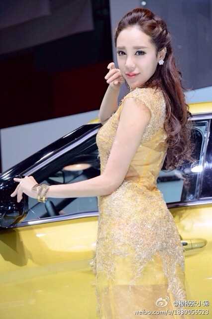 优质气质美女车模张小霈车展秀大长腿相册