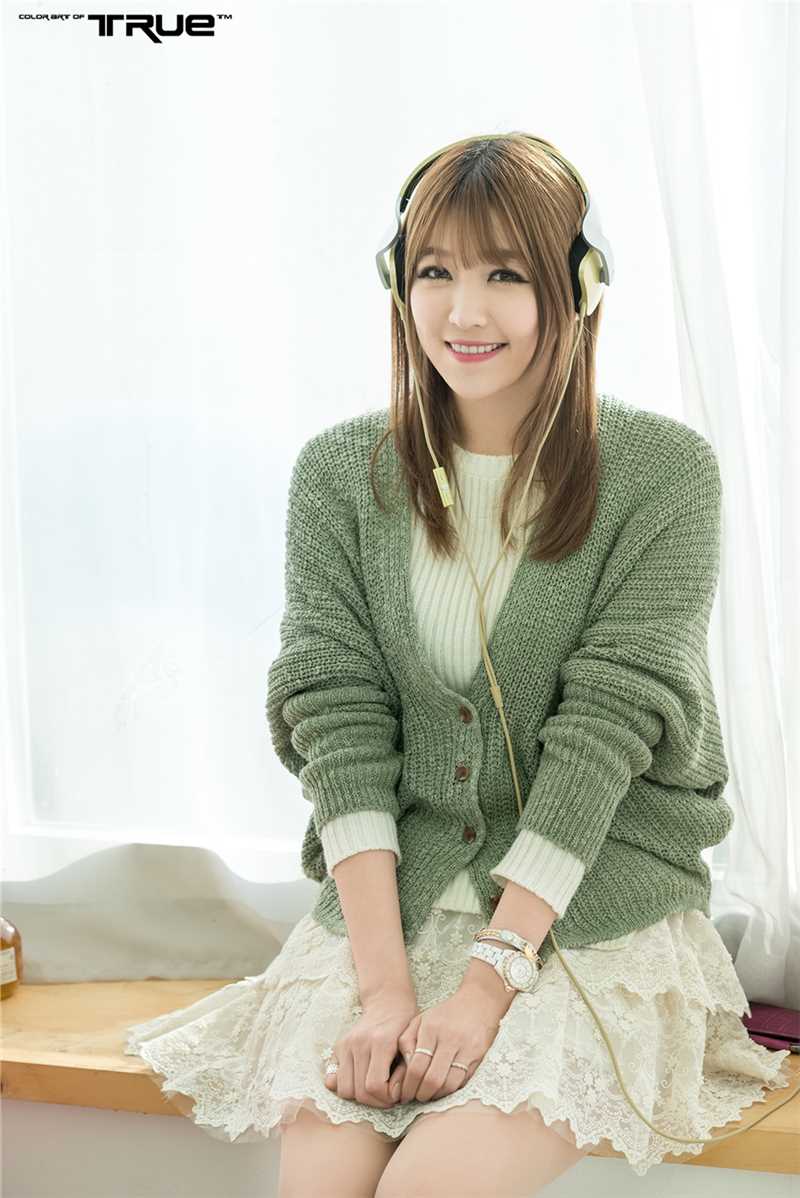 韩国车模李恩慧甜美可人私房照