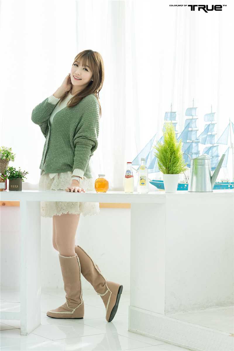 韩国车模李恩慧甜美可人私房照