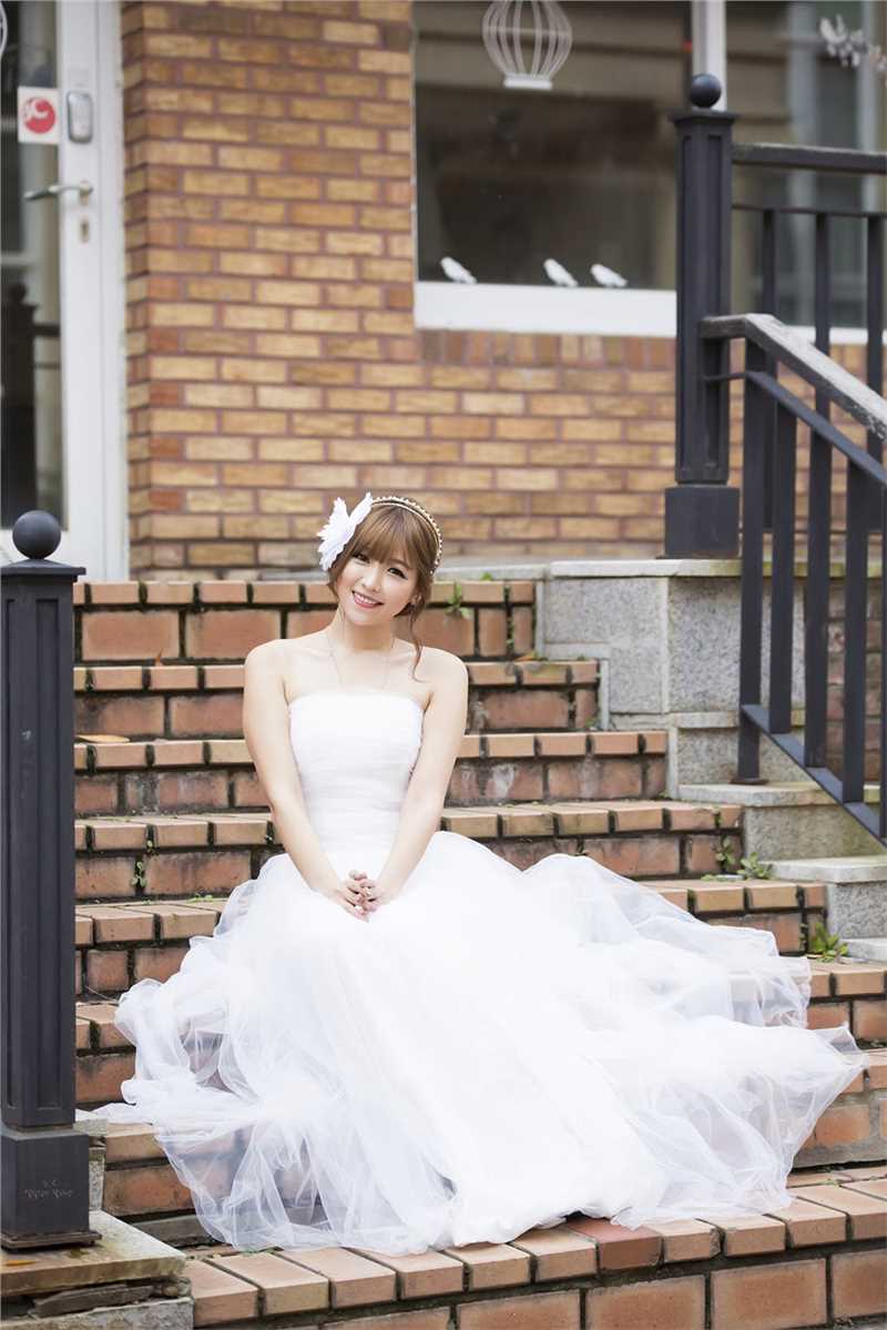 最全韩国车模李恩慧白色婚纱唯美写照壁纸