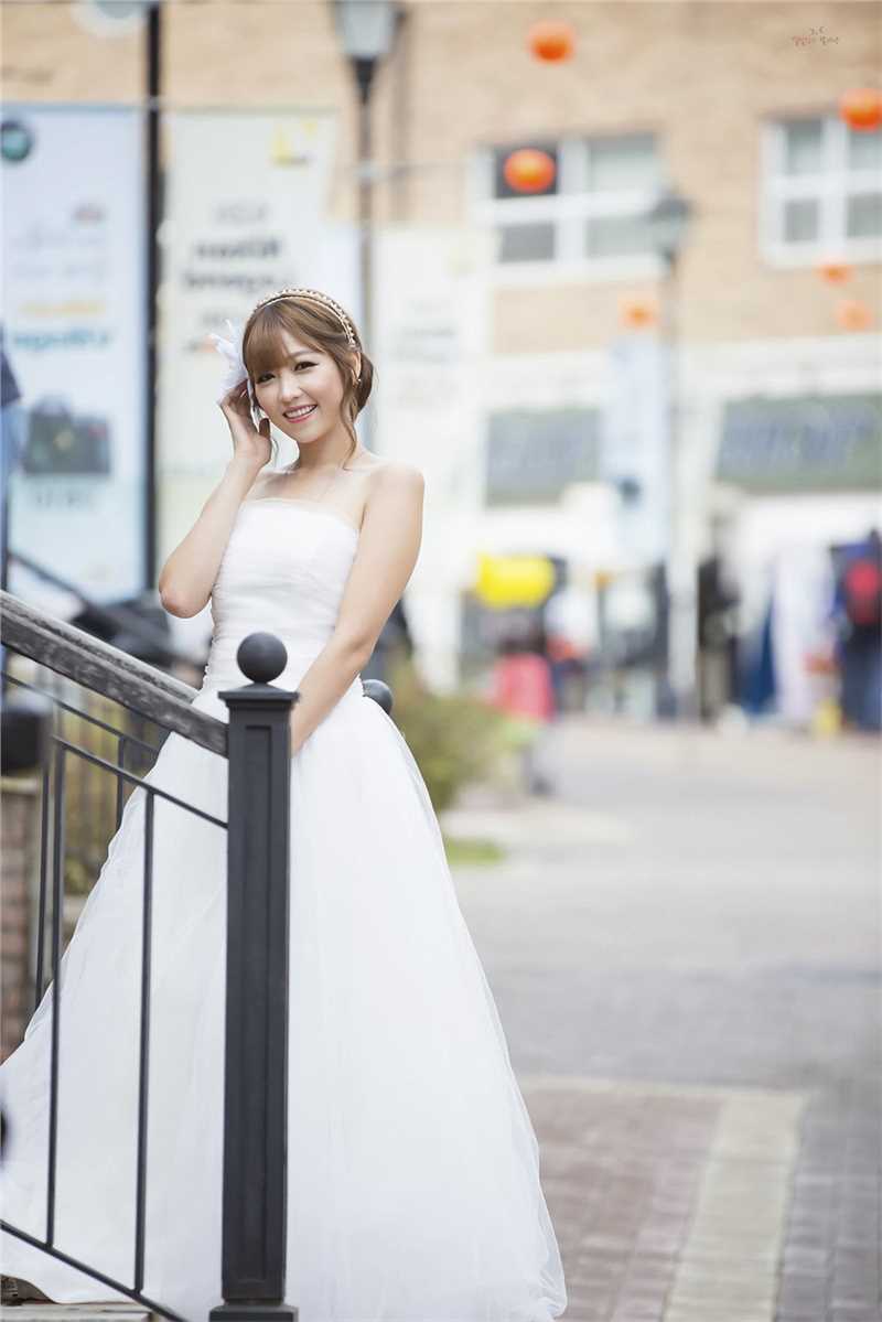 最全韩国车模李恩慧白色婚纱唯美写照壁纸