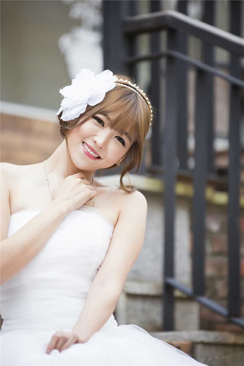 最全韩国车模李恩慧白色婚纱唯美写照壁纸