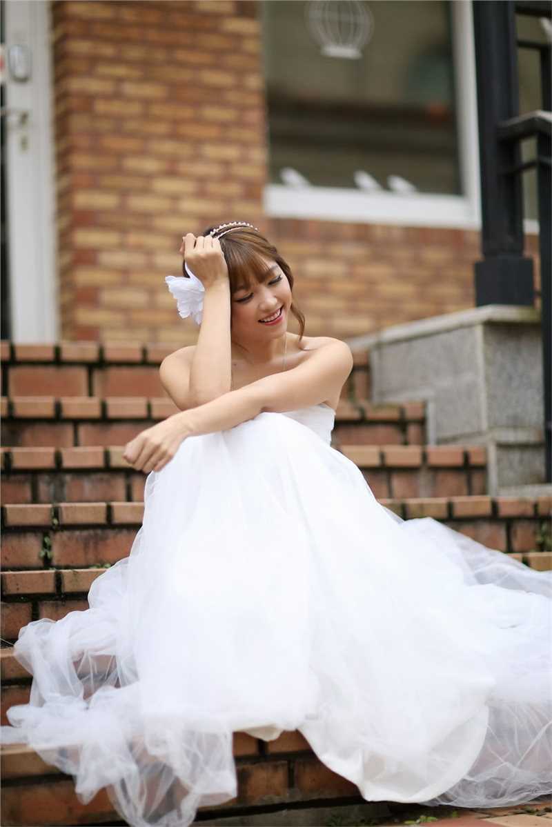 最全韩国车模李恩慧白色婚纱唯美写照壁纸