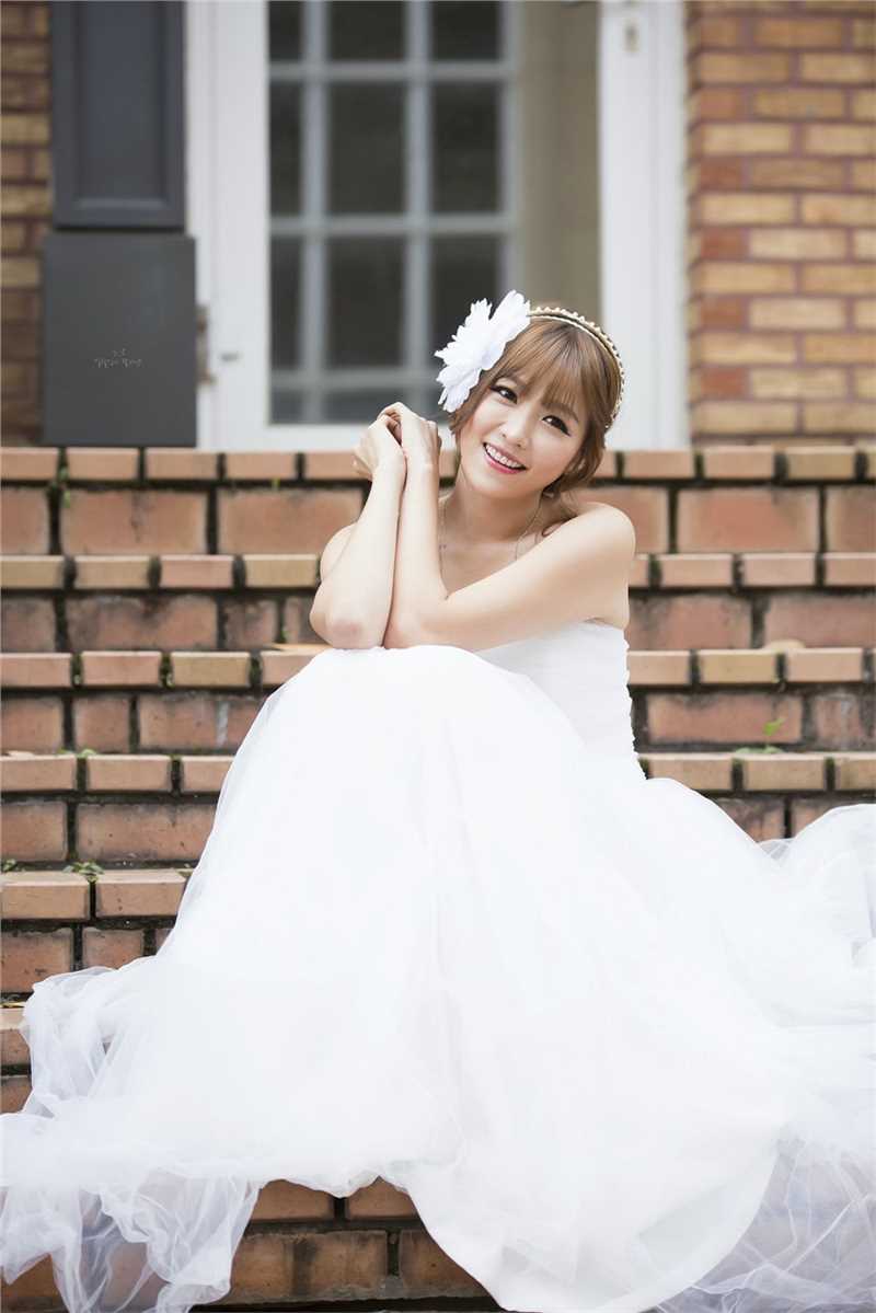 最全韩国车模李恩慧白色婚纱唯美写照壁纸