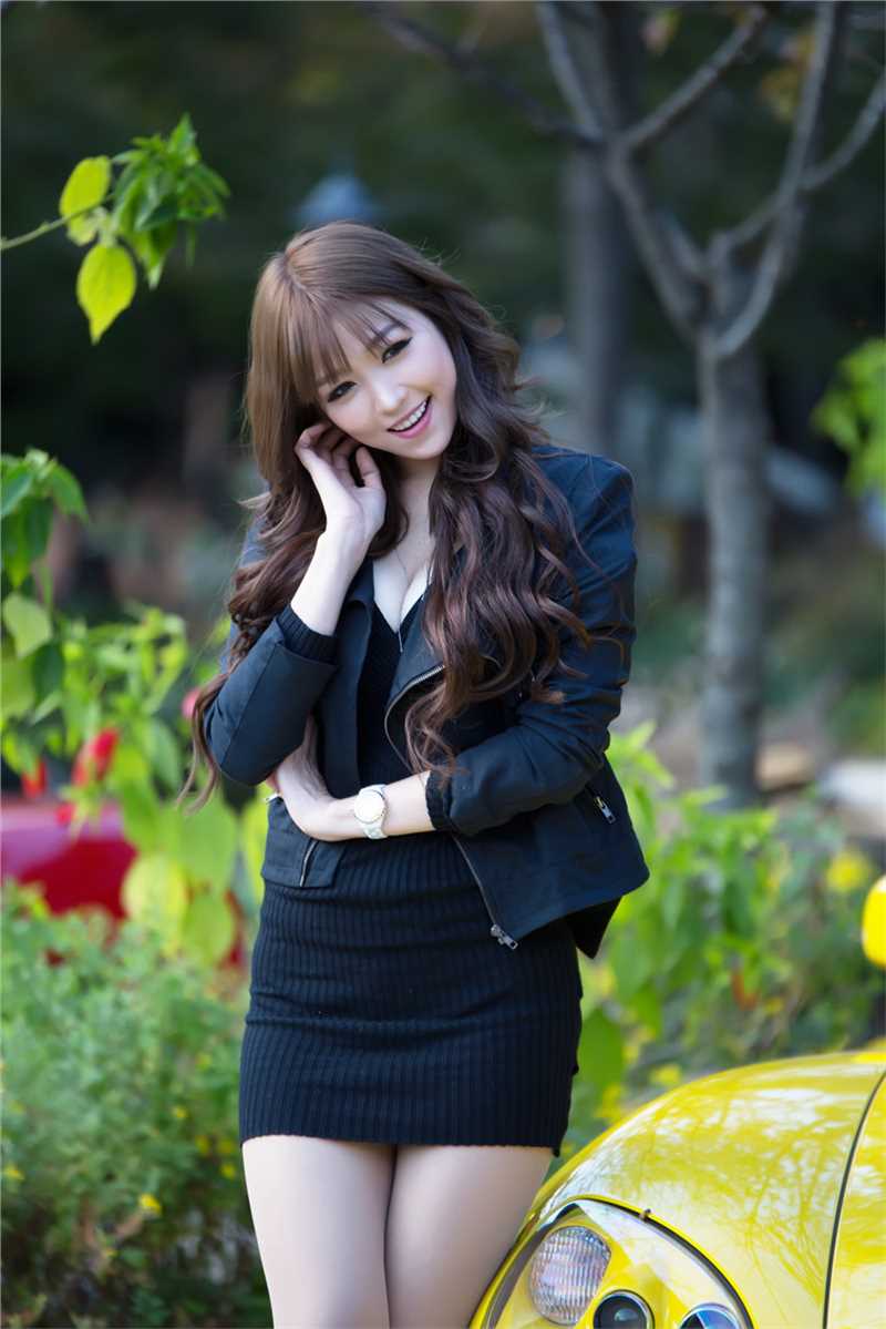 优质韩国车模李恩慧户外迷人短裙写照相册