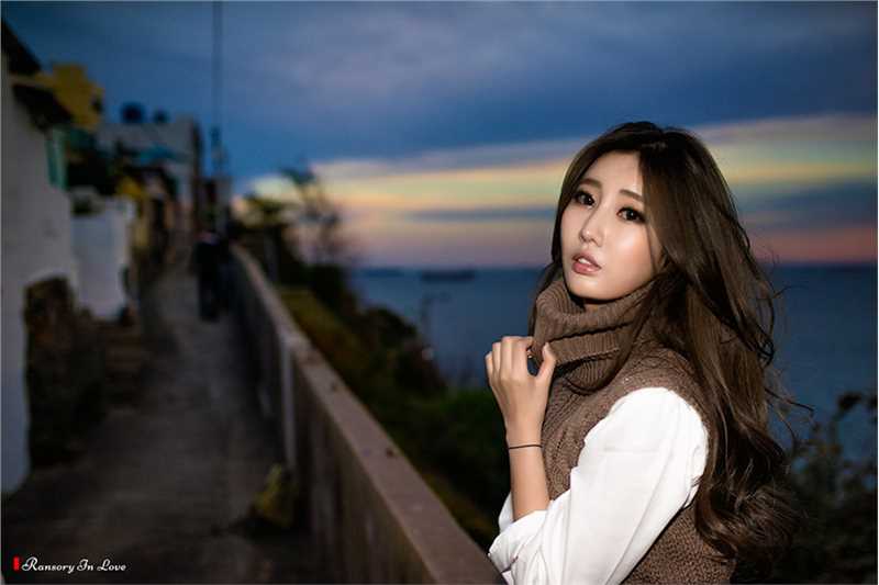 精选韩国车模申世河户外唯美照图册