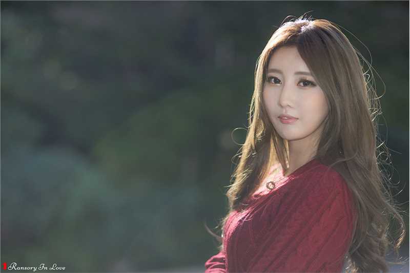 精选韩国车模申世河户外唯美照图册